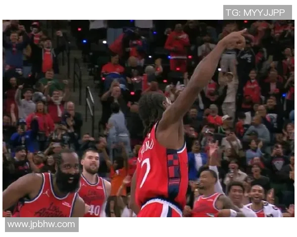 小卡突破助攻哈登三分命中 凯斯勒误伤倒地痛苦挣扎